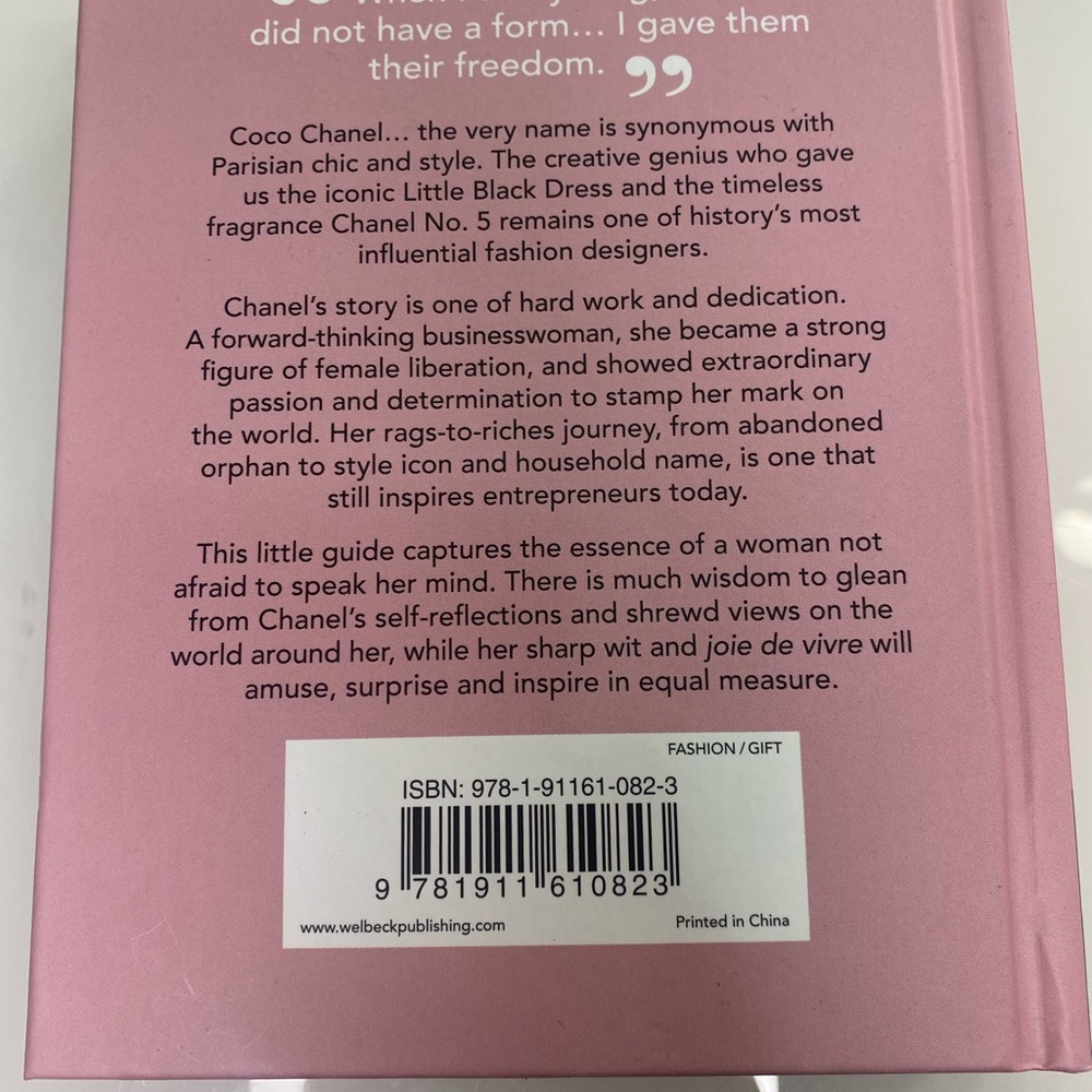 NEW Coco Chanel coffee book - Picture 7 of 7